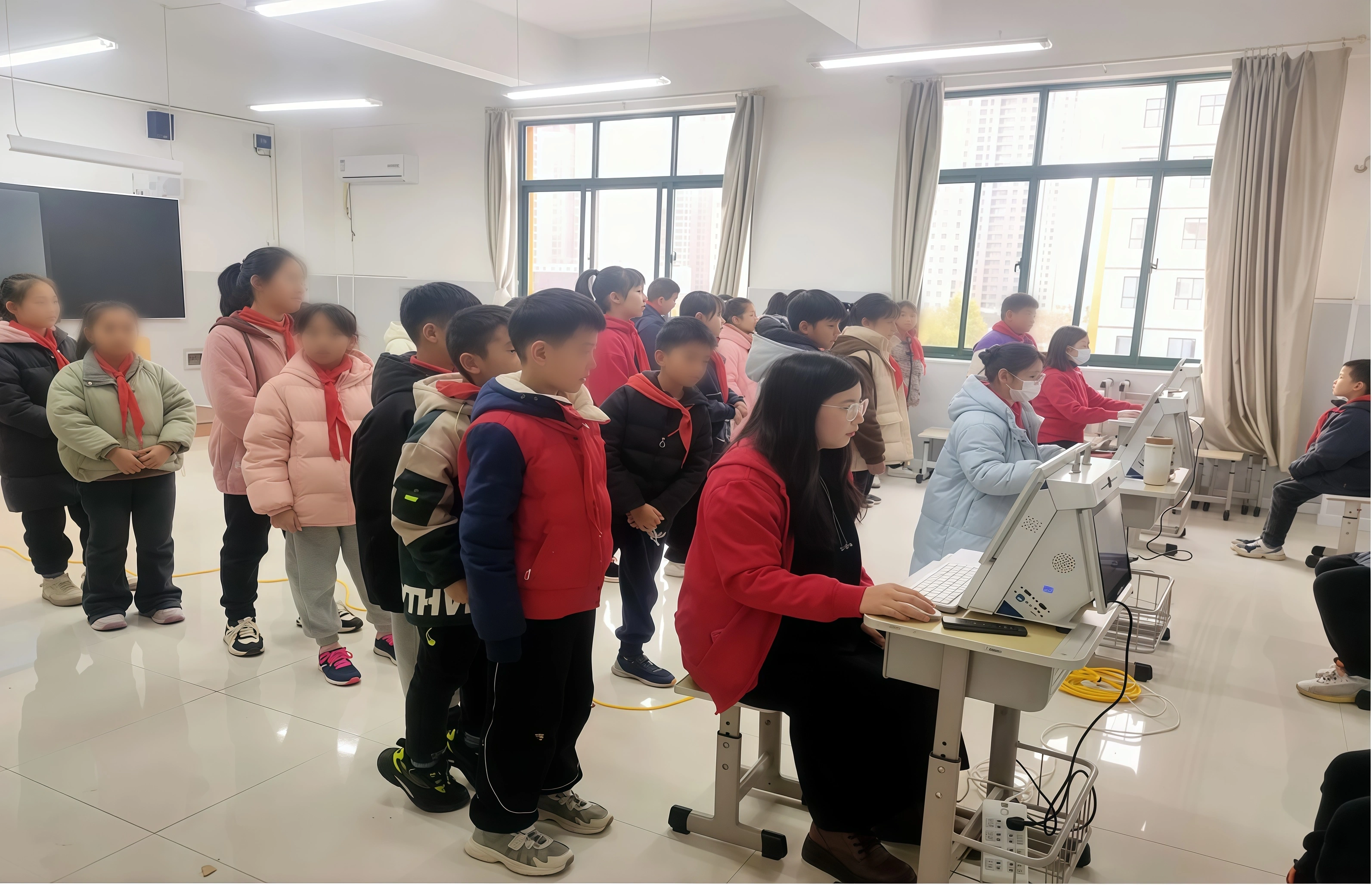 校园心理健康普筛与护苗成长展示图1
